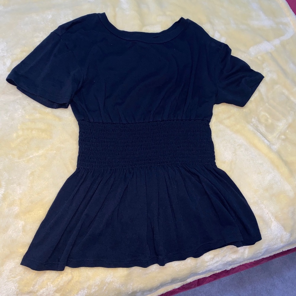 Black cinch at the waist top!